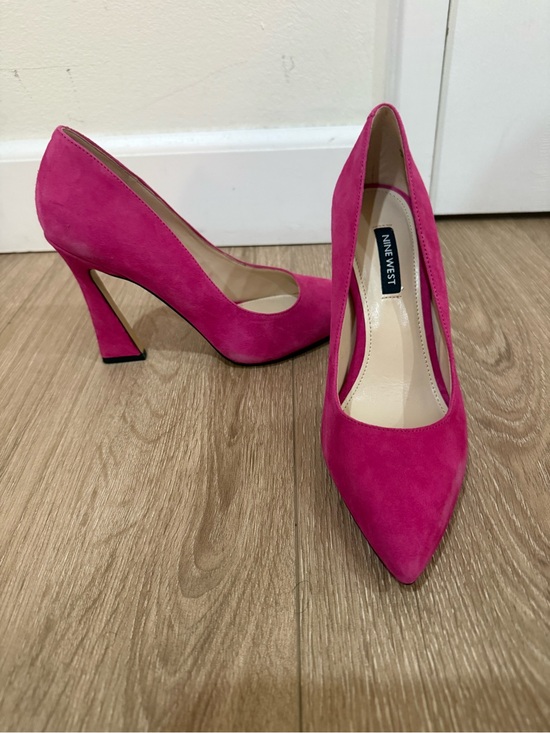 Nine West Shoes - Nine West Pink Suede Pointed Toe Pumps LIKE NEW! 💗💗